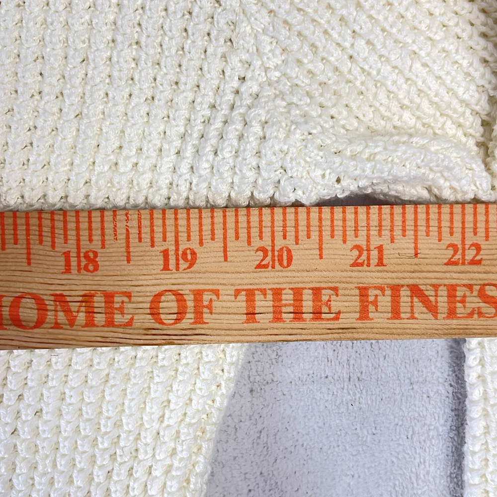 Holebrook details brand